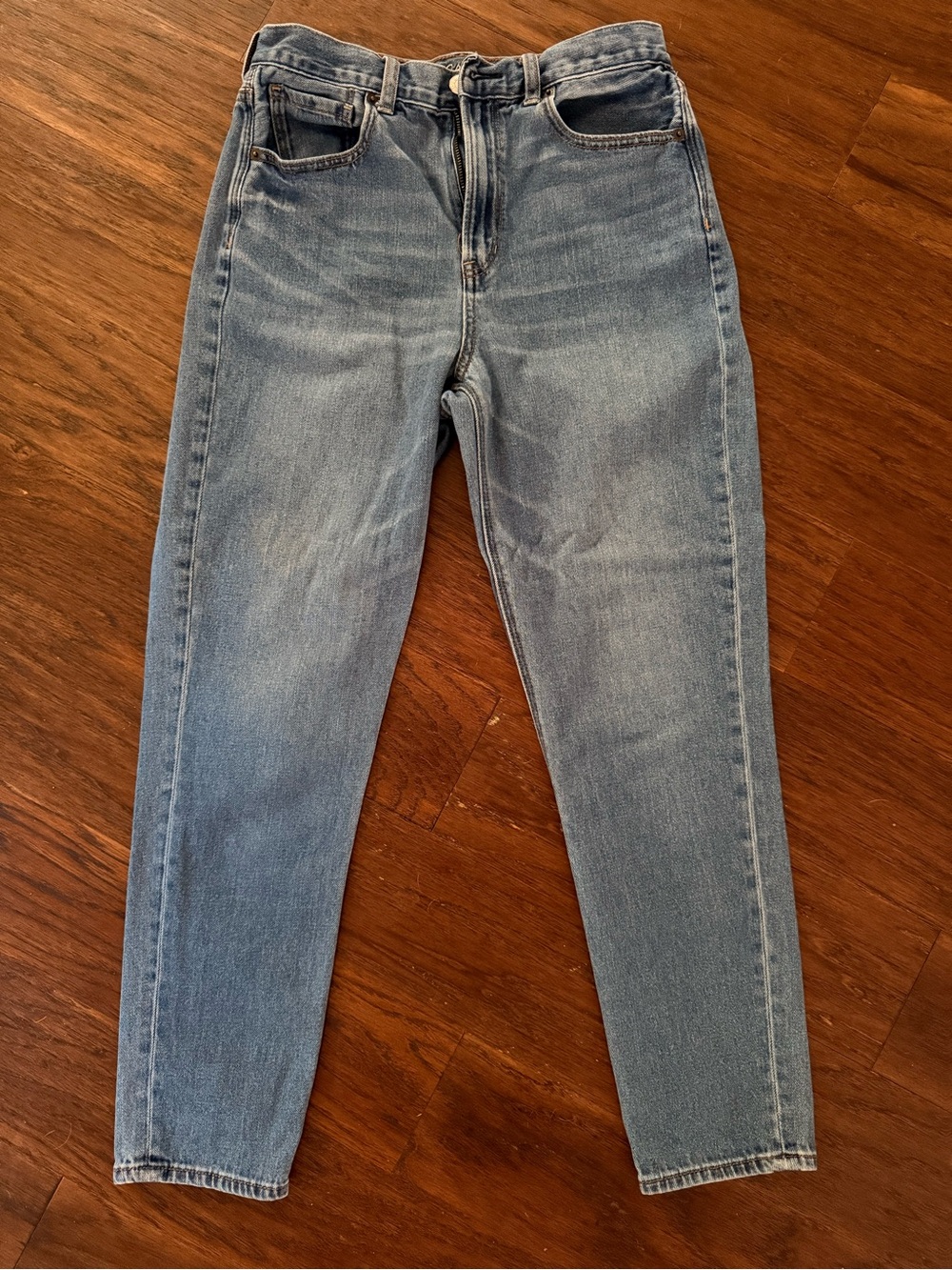American Eagle Outfitters High-Rise Faded Blue Jeans